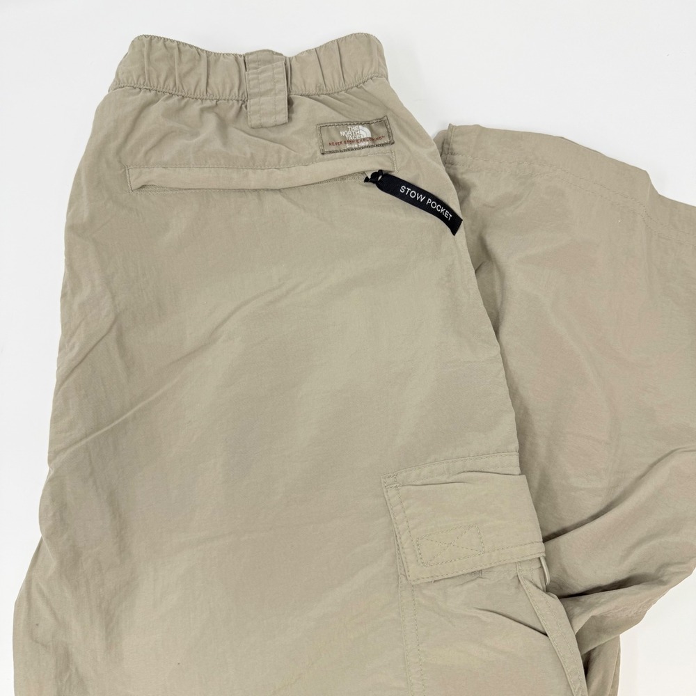 The North Face Mens Tan Nylon Cargo Hiking Pants Size Large Short Stow Pocket